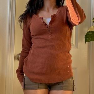Natural Reflections Ribbed Henley Long Sleeve Top in Rust